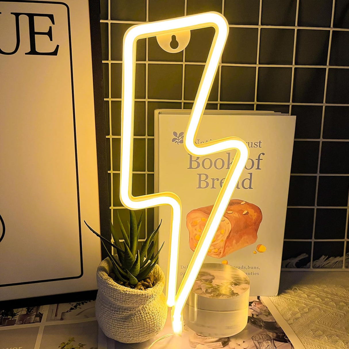 Neon Signs Lightning Bolt Neon Light Sign for Wall Decor, Battery or USB Powered Led Lightning Light Neon Sign for Bedroom